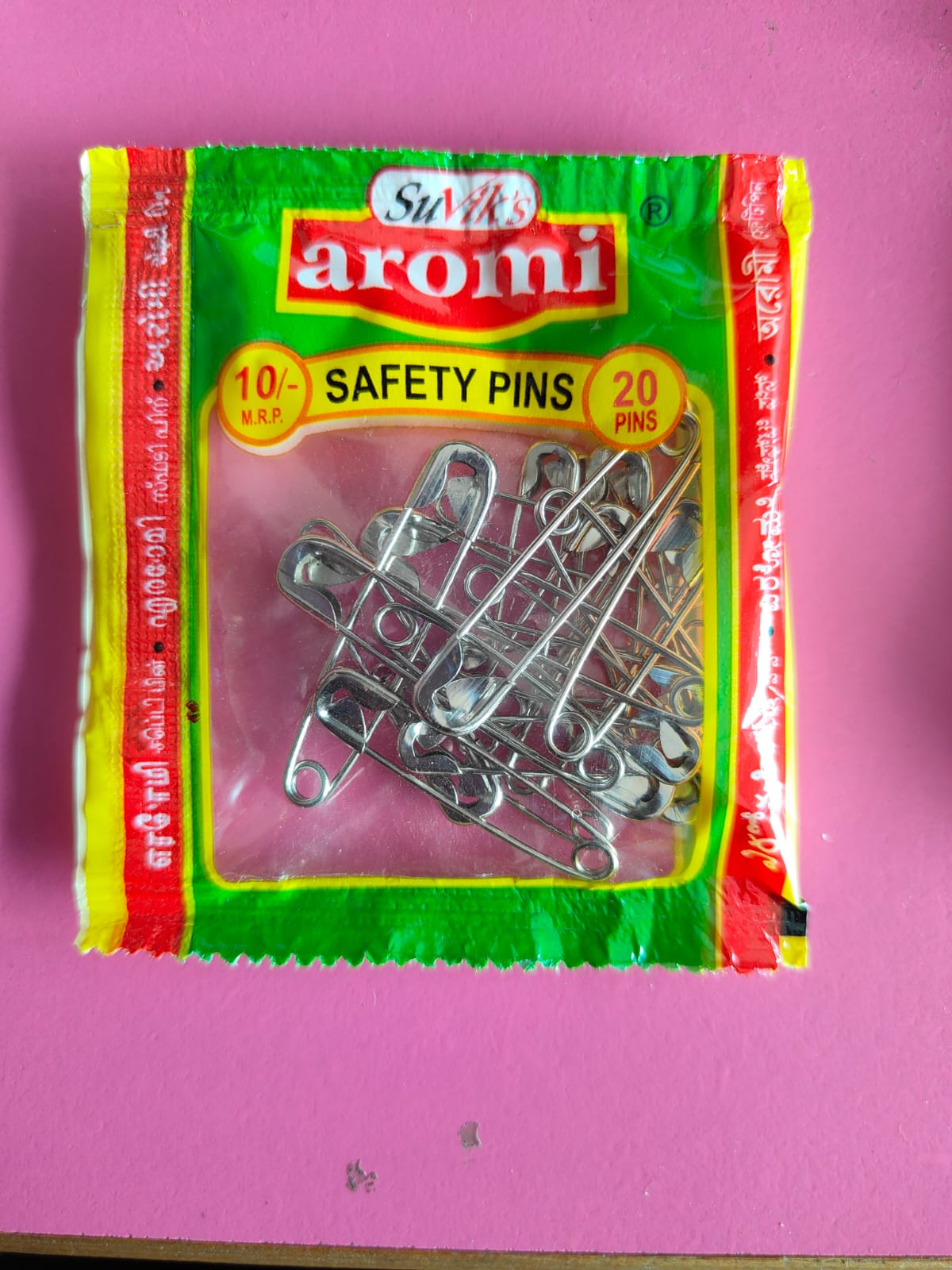 Aromi safety pin