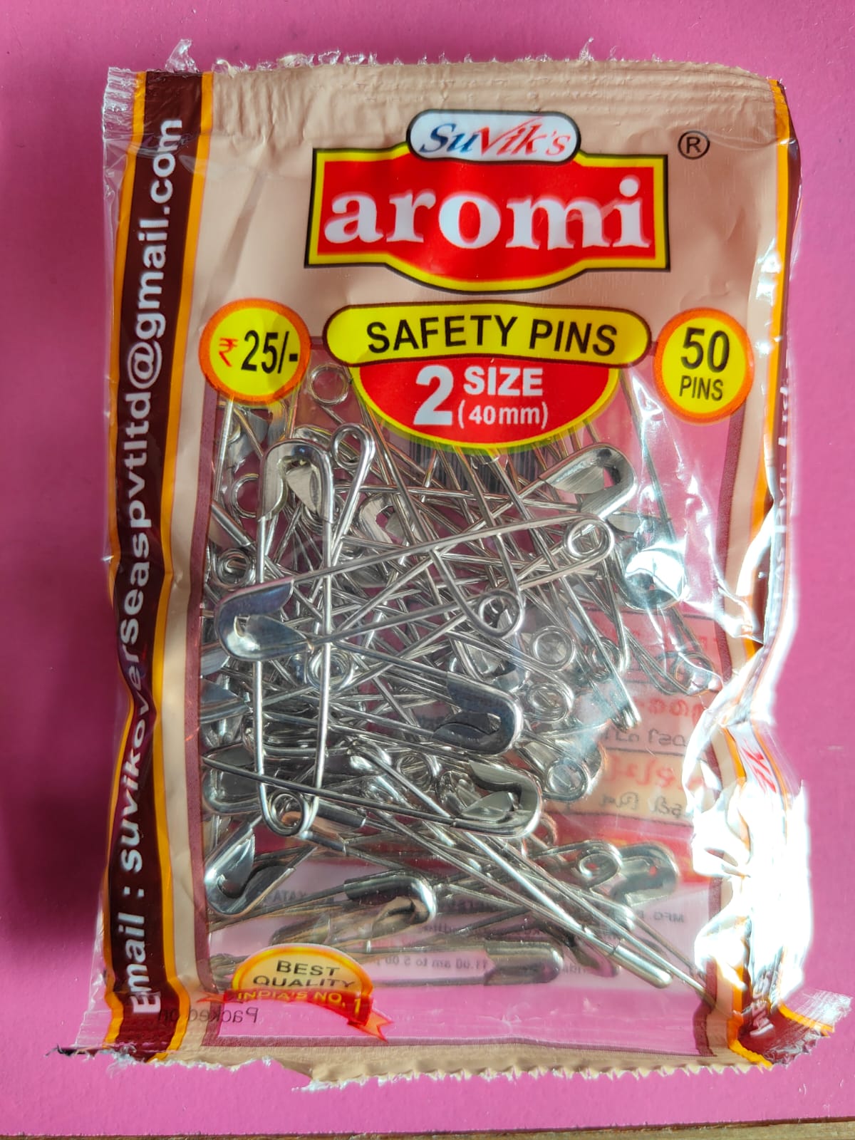 Aromi safety pin