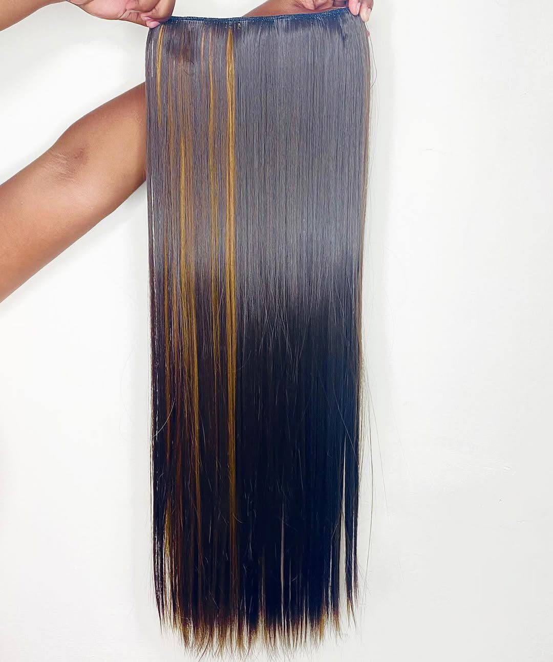 SILKY STRAIGHT EXTENSION (24 inches)