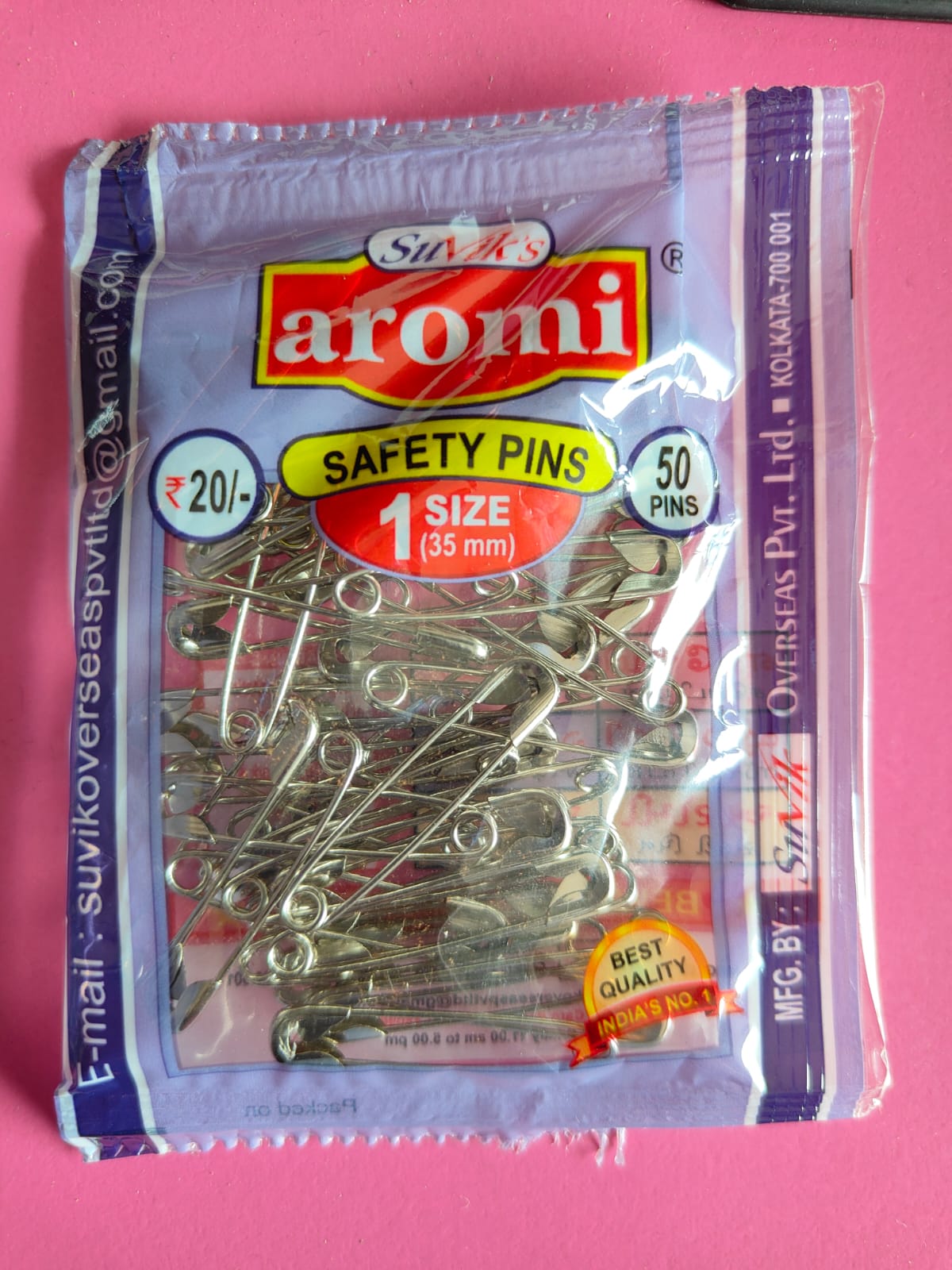 Aromi safety pin